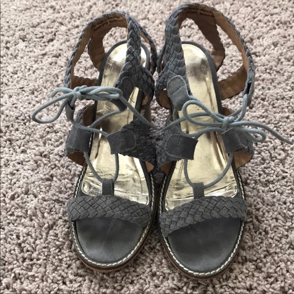 Diba Gray Leather Lace Up Strap Block Heels Sz 7 - Picture 2 of 4